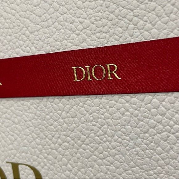 DIOR White Gift Box Set Dior Tissue Paper Card and Shipping Box - Picture 8 of 8